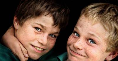 The Cashier Is Shocked When The 2 Boys Buy Tampons. But Their Response Is Priceless.