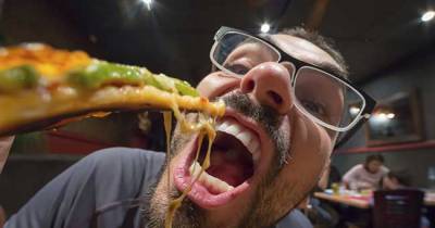How To Eat A Pizza!