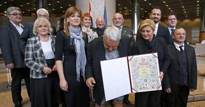 You Won't Believe What Happened When The Croatian Human Rights Chief Received An Award From The Country's President.