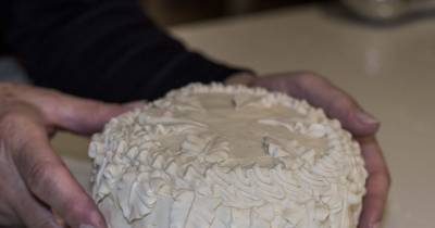 This Man Found A 100-Year-Old Wedding Cake While Cleaning His Garage