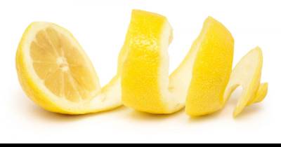 Next Time Don't Through Away The Lemon Peels In The Trash Can!