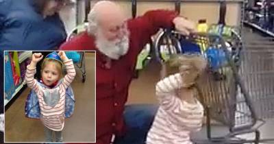 Little Girl Mistakes A Shopper For Santa Claus, He Plays Along Perfectly