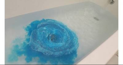 Bath Bomb That Turns Your Bath Into Universe. Amazing!