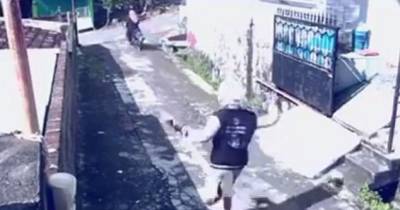 Would Be Mugger Has Tables Turned On Him By Malaysian Woman!