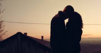 5 Reasons To Date Someone Who Is Older Than You