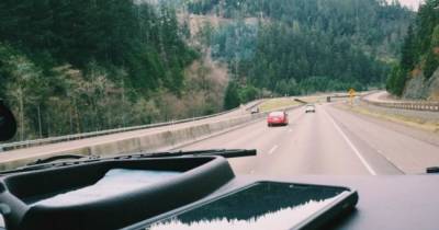 16 Genius Smartphone Hacks That You Should Use While Traveling