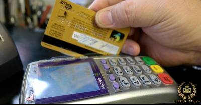 Hidden Camera Catches Store Staff&rsquo;s Fraudulent Act With Customer&rsquo;s ATM Card