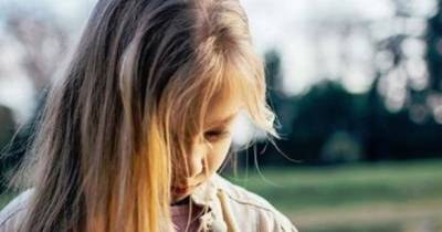 After His Divorce, Dad Makes Heartbreaking Discovery Inside 7-year-old Daughter's Bag