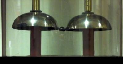This Battery At Oxford University Has Been Going Strong For The Last 175 Years