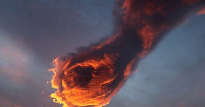 Stunning Cloud Formation Appears Above Portugal, People Call It &ldquo;The Hand Of God&rdquo;