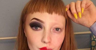 The Internet Exploded After This Teen Posted A Picture Of Only Half Her Face In Makeup