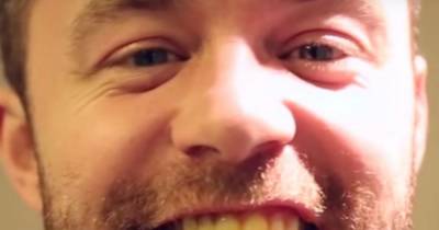 This Man Shows A Simply Laughable Trick For Whitening Teeth, With A Paste And A Secret Ingredient.