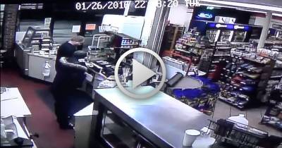 Armed Robber Pulls An Airsoft Gun On A Combat Veteran. Bet He Won't Do That Again