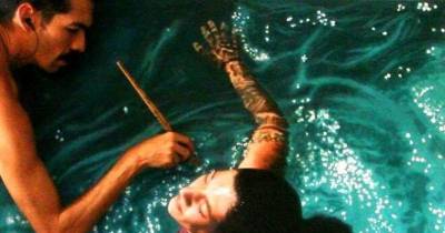 It Looks Like A Woman Diving. But Look Closer And You Will Be Amazed.