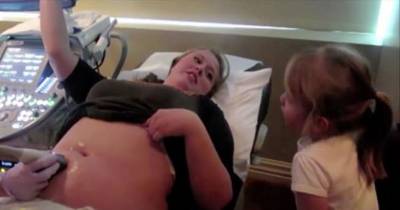 Daughter Asks Her Mom A Hilarious Question While She&rsquo;s Getting An Ultrasound