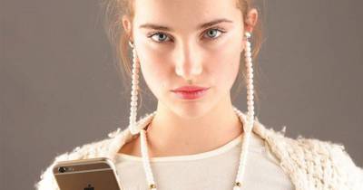 This Brilliant "Necklace" Will Make Sure You Never Get Caught Listening To Music In Class Again