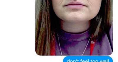 A Girl Messaged Her Mom After She Took A Selfie Using A Filter That Made Her Look Older.