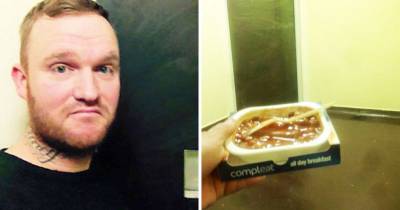 Prisoner Sneaks Cell Phone Into Jail To Give A Review For Facebook