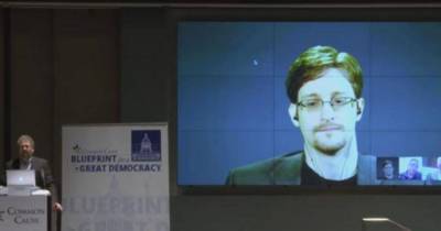 Snowden: FBI Claim That Only Apple Can Unlock Terrorist&rsquo;s Phone Is &ldquo;BS&rdquo;