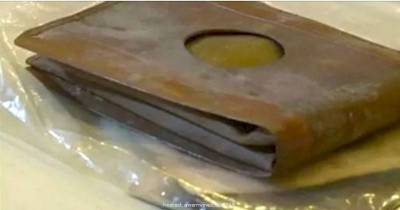This 71-Year-Old Wallet Was Found In A Theatre, And You Won't Believe Whose It Was