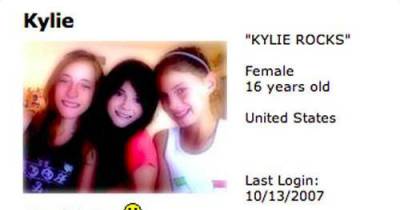 So Awkward! These Celebrities' Myspace Profiles Will Make You Cringe