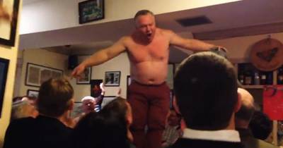 Moving Video Of Entire Pub Singing Mr Brightside For Dead Friend Goes Viral