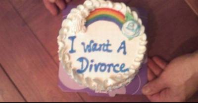 Sweet Cakes With Harsh Messages