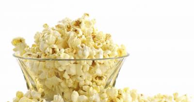 Simple Life Hack Shows How To Make Popcorn In Just 15 Seconds Without A Microwave
