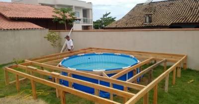 This Man Can&rsquo;t Afford His Own Swimming Pool. But What He Builds Behind His House Is More Than Impressive.