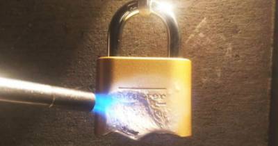 Man Busts Padlocks Claim That It Cannot Be Melted