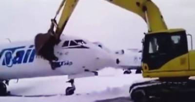 Dude Destroys Plane With An Excavator After Getting Fired