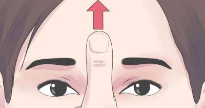 You Won&rsquo;t Believe What Pressing Your Forehead For 45 Seconds A Day Does To Your Body