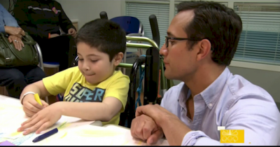 When He Saw Crayons Being Thrown Out At A Restaurant, This Man Came Up With A Brilliant Idea
