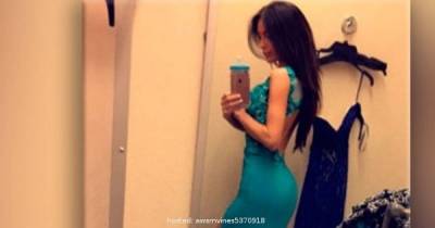 It Looks Like A Regular Selfie But What's On The Floor Has Everone Pissed