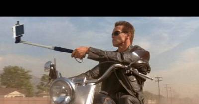 This Tumblr Is Replacing Guns In Movies With Selfie Sticks And It's Oddly Fitting