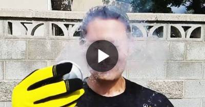 Dude Splashes Liquid Nitrogen in His Own Face