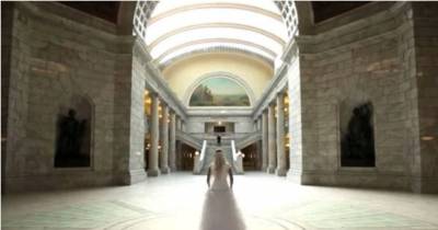 Bride Walks Towards Groom On Her Wedding Day. Now Watch What Happens When He Turns Around