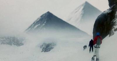 Are These Ancient Pyramids Of Antarctica? Wait Till You Find Out Who Built These! Freaky!