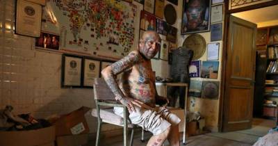 This Guy Gets 500 Tattoos And Removes All His Teeth For Guinness Record