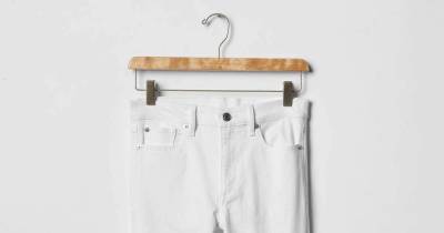 How To Pick Out The Perfect Pair Of White Jeans To Wear All Summer Long