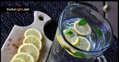 Simple Ways To Detox Your Body With Lemons (Recipes Included)