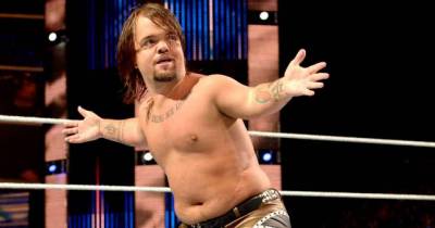 10 Lamest &ldquo;Surprises&rdquo; In Wrestling History