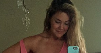 Woman Takes A Selfie Every Day For A Year To Show Her Incredible Weight Loss Journey