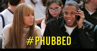 10 Signs You Are a Massive Phubber