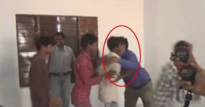 Watch This Indian Guy Who Creates A World Record For Most Hugs & Its Hilarious!