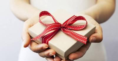 19 People Reveal The Absolute Worst Wedding Gifts They Received