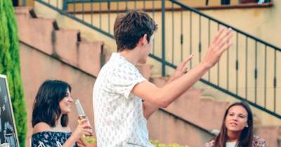 The 17 Best Icebreakers To Use At A Party Where You Don't Know Anyone