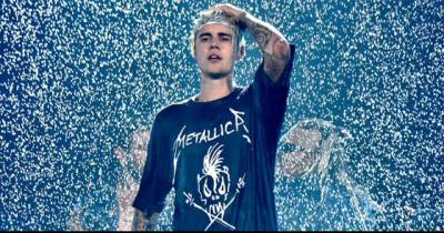 Justin Bieber Took (Another) Tumble On Stage, And It&rsquo;s Every Bit As Funny As The First Time