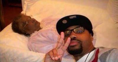 The 25 Most Embarrassing Selfie Mistakes Ever