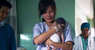 Mom Gives Her Stillborn One Last Hug. Even Doctors Are In Disbelief When THIS Happens